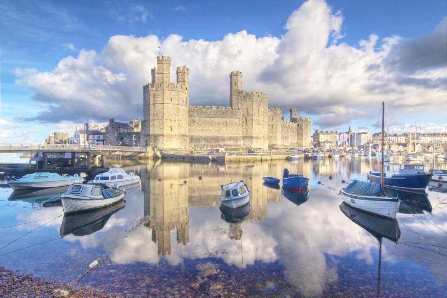 Pass The Keys Apartment 3 Old Conservative Club In Historic Town Caernarfon Kültér fotó