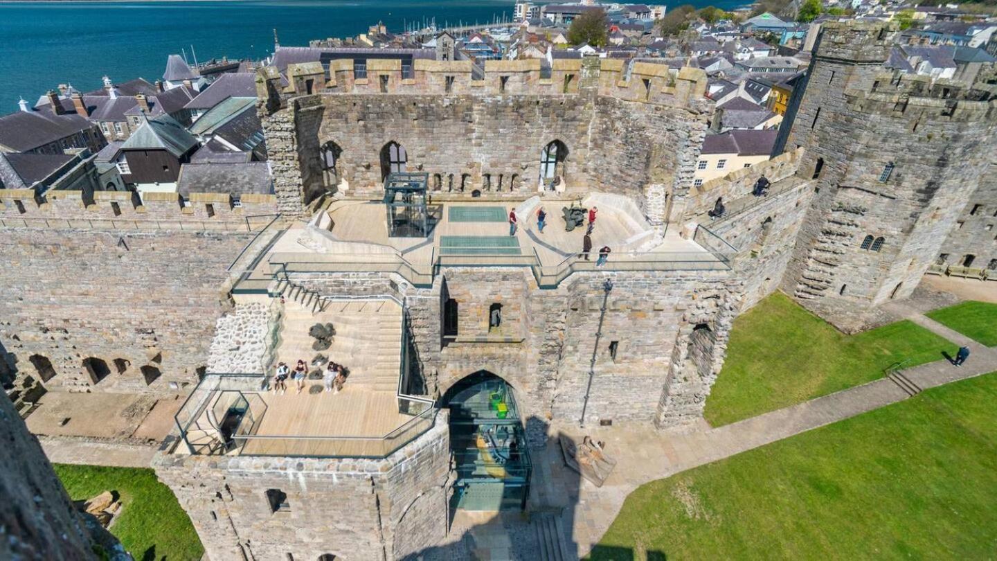 Pass The Keys Apartment 3 Old Conservative Club In Historic Town Caernarfon Kültér fotó